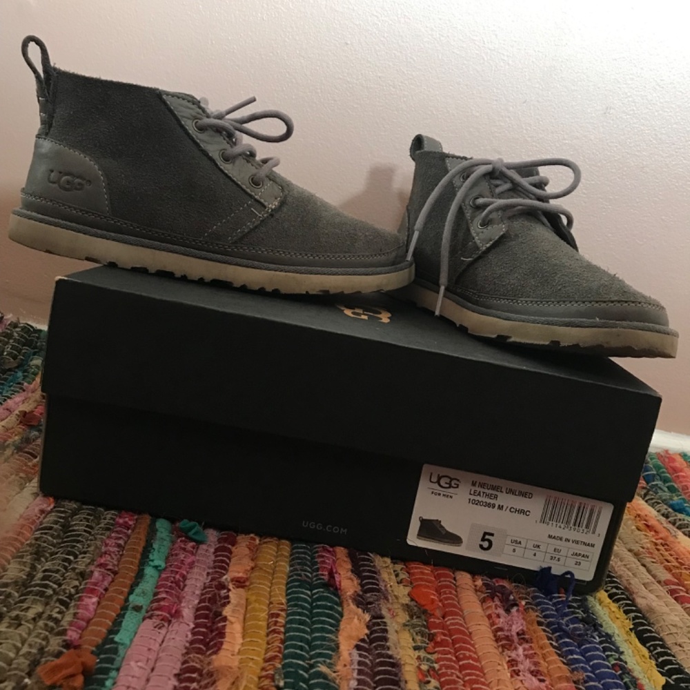 Uggs - Picture 3 of 3